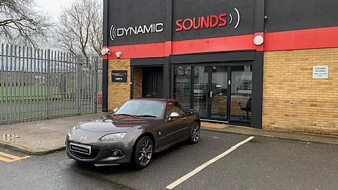Mazda MX-5 2015 upgraded with Pioneer SPH-DA160DAB CarPlay stereo