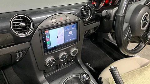 Mazda MX-5 2015 upgraded with Pioneer SPH-DA160DAB CarPlay stereo