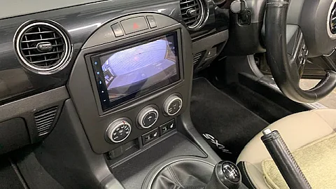 Mazda MX-5 2015 upgraded with Pioneer SPH-DA160DAB CarPlay stereo