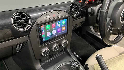 Mazda MX-5 2015 upgraded with Pioneer SPH-DA160DAB CarPlay stereo