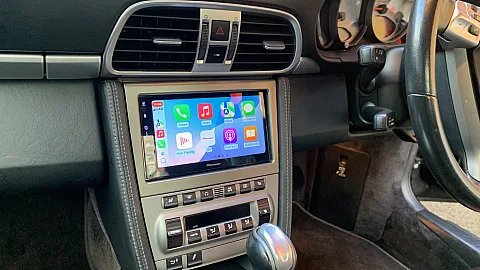 Porsche 911 Upgraded with Pioneer SPH-DA77DAB CarPlay Stereo