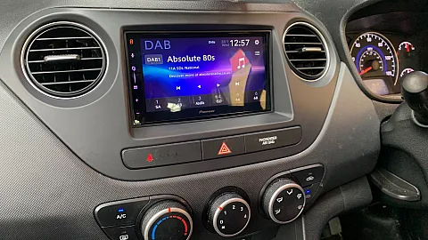 Hyundai i10 2017 upgraded with Pioneer SPH-DA77DAB CarPlay Stereo