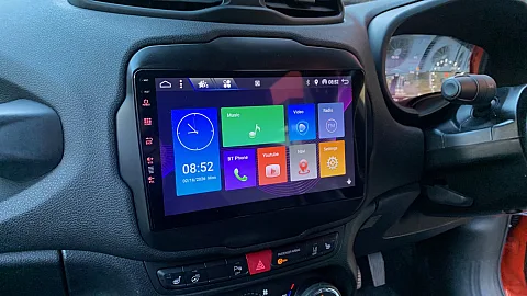 Jeep Renegade 2016 fitted with Pioneer SPH-DA77DAB CarPlay Stereo