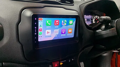 Jeep Renegade 2016 fitted with Pioneer SPH-DA77DAB CarPlay Stereo