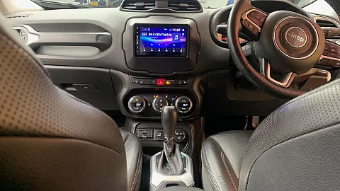 Jeep Renegade 2016 fitted with Pioneer SPH-DA77DAB CarPlay Stereo
