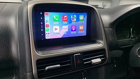 Honda CR-V 2005 upgraded with Pioneer SPH-DA77DAB 6.8" CarPlay stereo