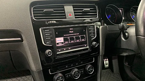 VW Golf 2016 factory radio