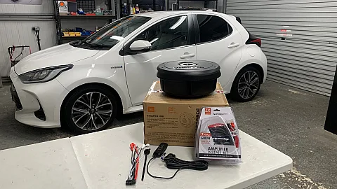 Toyota Yaris 2020 fitted with JBL BASSPRO HUB 11"