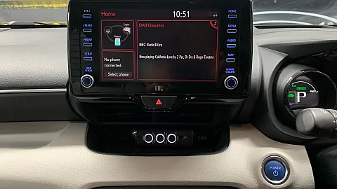 Toyota Yaris 2020 fitted with JBL BASSPRO HUB 11"