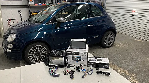 Fiat 500 2015 Fitted with KENWOOD DMX 7722DABS CarPlay Stereo