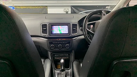 Seat Alhambra 2016 upgraded with Pioneer SPH-DA77DAB CarPlay stereo