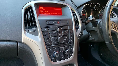 Vauxhall Astra 2013 Pioneer SPH-DA77DAB 6.8" CarPlay Stereo upgrade