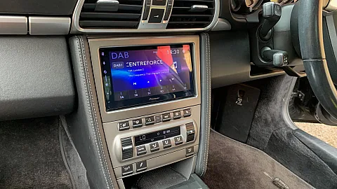 Porsche 997 2007 fitted with Pioneer SPH-DA77DAB 6.8" CarPlay / Android Auto stereo