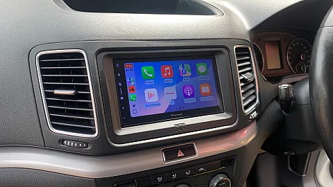 VW Sharan 2018 fitted with Pioneer SPH-DA77DAB CarPlay Stereo & Reversing Camera