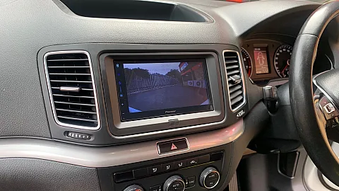 VW Sharan 2018 fitted with Pioneer SPH-DA77DAB CarPlay Stereo & Reversing Camera