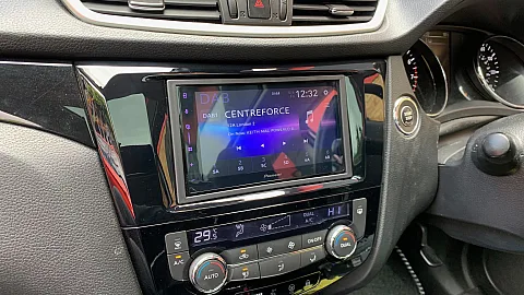 Nissan Qashqai 2015 upgraded with Pioneer SPH-DA77DAB 6.8" CarPlay Stereo