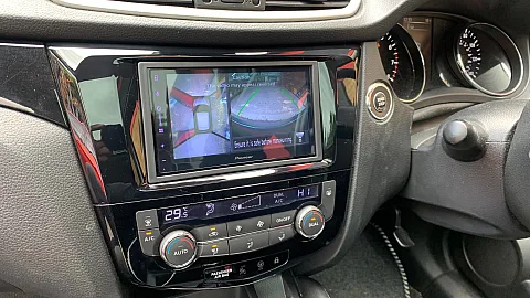 Nissan Qashqai 2015 upgraded with Pioneer SPH-DA77DAB 6.8" CarPlay Stereo