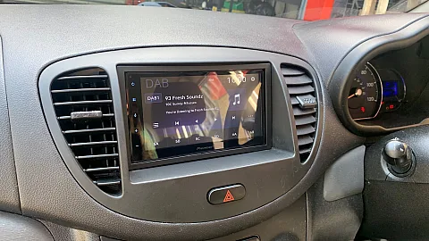 Hyundai i10 2011 upgraded with Pioneer SPH-DA160DAB 6.8" CarPlay Stereo