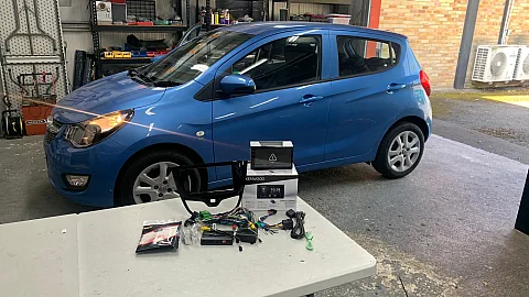 Vauxhall Viva 2016 upgraded with Kenwood DMX6523DABS 6.8" CarPlay Stereo