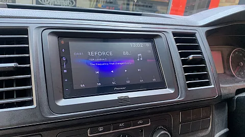 VW Transporter 2016 fitted with Pioneer SPH-DA77DAB 6.8" Android Auto / Apple CarPlay Stereo