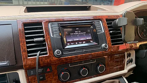 VW Transporter T6 2018 factory radio
