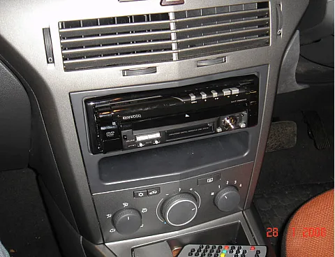 2004 VAUXHALL ASTRA - Kenwood KVT-729DVD Screen