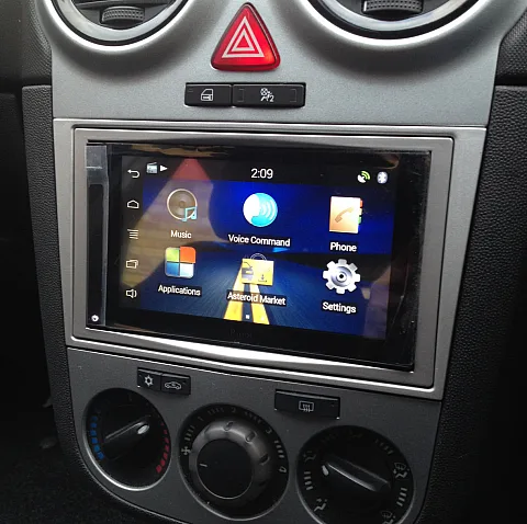 Parrot Asteroid Smart Double Din Multimedia installed in Vauxhall Corsa D 2008