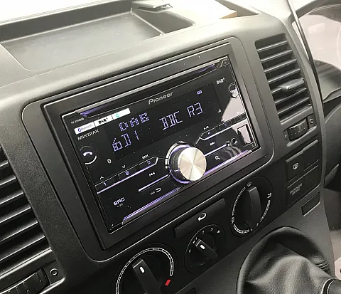 VW Transporter 2014 / Pioneer FHX-840DAB