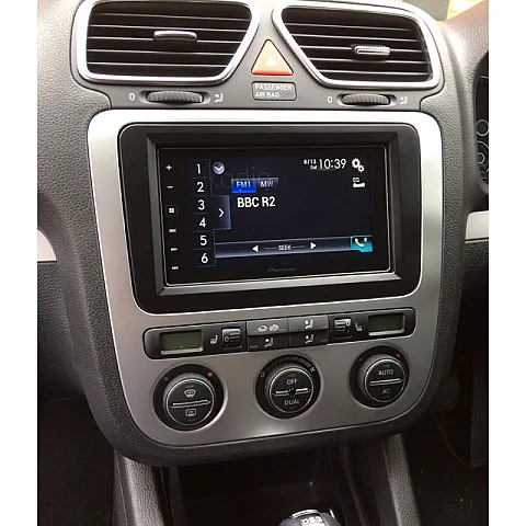 PIONEER SPH-DA120 Installed in VW Volkswagen Scirocco 2009