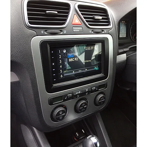 PIONEER SPH-DA120 Installed in VW Volkswagen Scirocco 2009