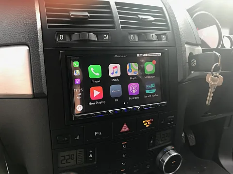 VW Toureg / 59 plate - Pioneer AVH-Z5000DAB
