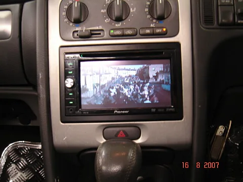 VOLVO C70 53 - Pioneer Double Din Unit