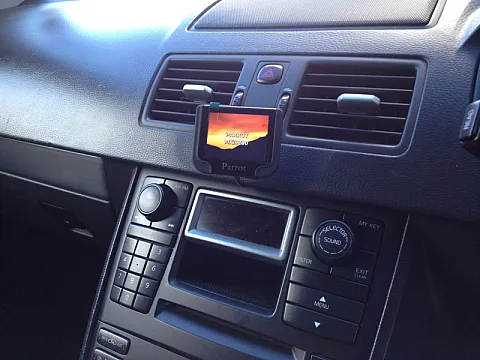 Parrot MKi9200 Installed in Volvo XC90 2005 !!
