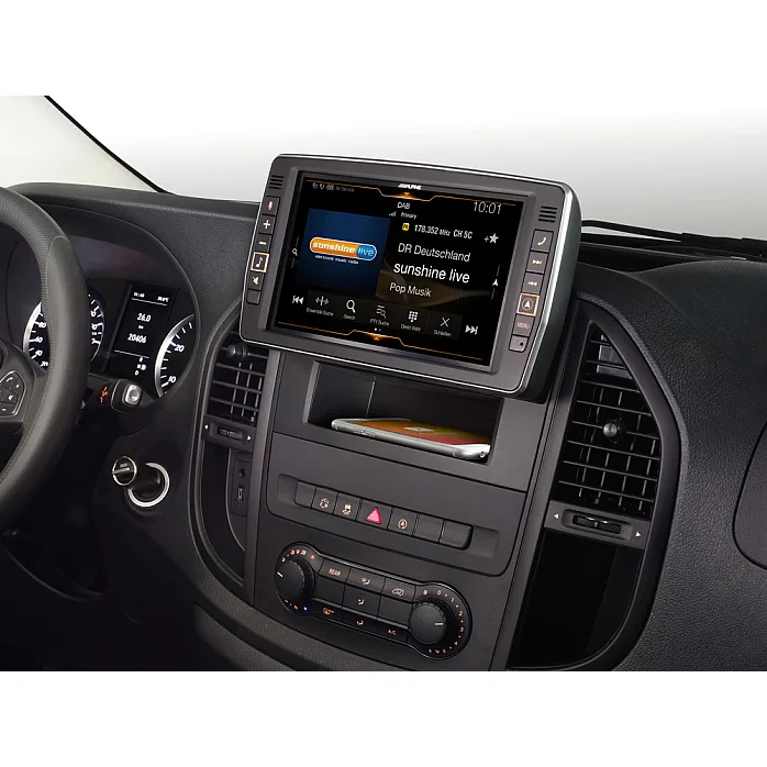 Alpine KCE-3QI In-Car Wireless Charging Console