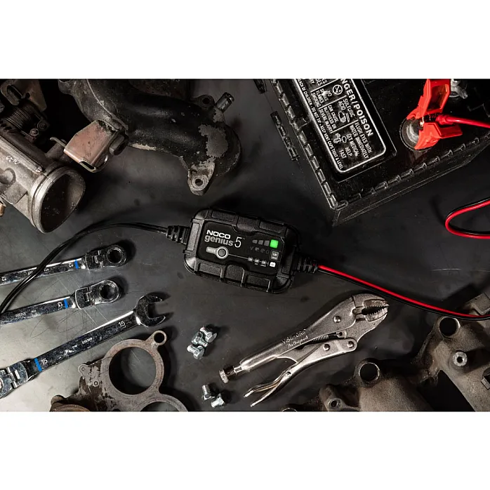 NOCO GENIUS5 Battery Maintainer + Battery Desulfator 6V/12V 5A Smart Trickle Battery Charger