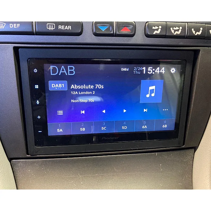 Jaguar X Type Pioneer 6.8" Bluetooth Apple CarPlay DAB Stereo Upgrade Kit