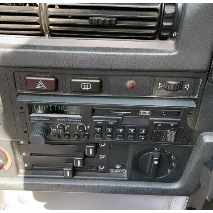 Blaupunkt Bremen SQR 46 DAB - Retro 80's Style Classic Car Stereo BMW E30 With Aerial
