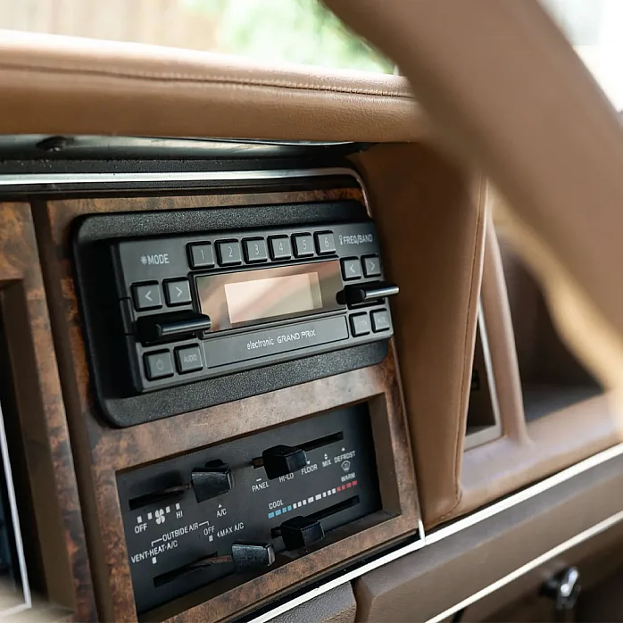 RetroSound RSM4D-GP Motor 4 DAB Grand Prix AM/FM, Bluetooth, DAB+ 1980's Classic Car Stereo With Aerial